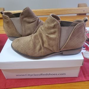 Ankle shoes